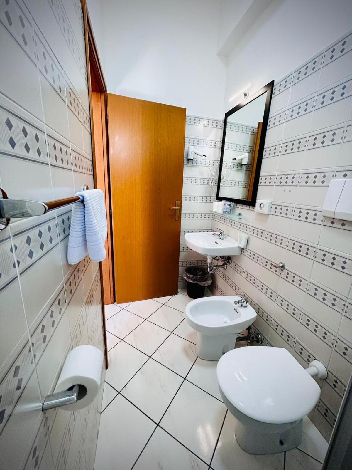 Hotel Romagna Cesena Bagian luar foto